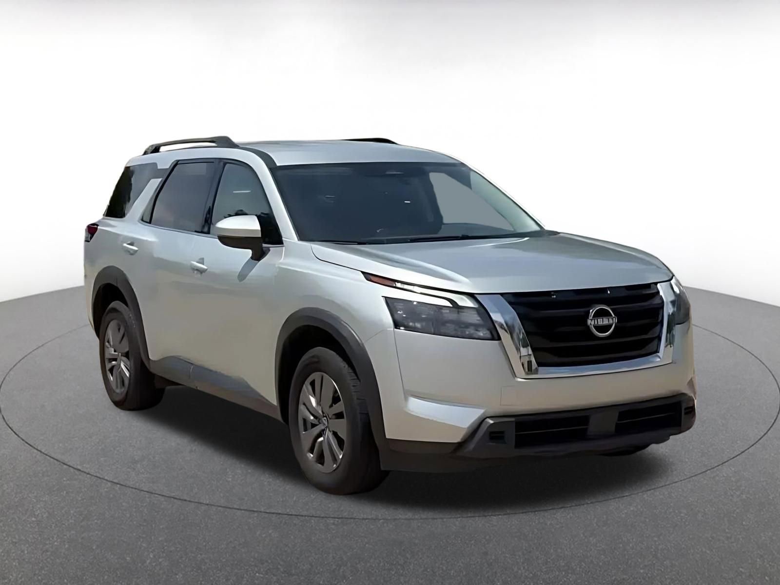Used 2025 Nissan Pathfinder SV AWD/4WD image 3