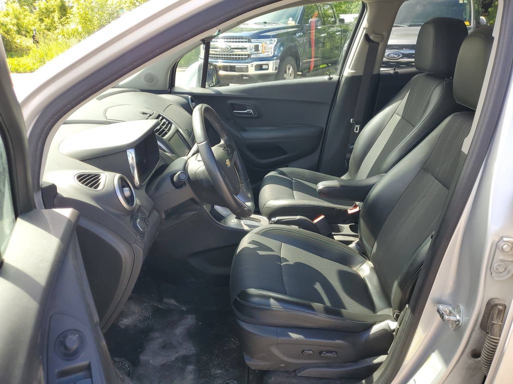 Used 2016 Chevrolet Trax LT w/ LT Convenience Package FWD image 8