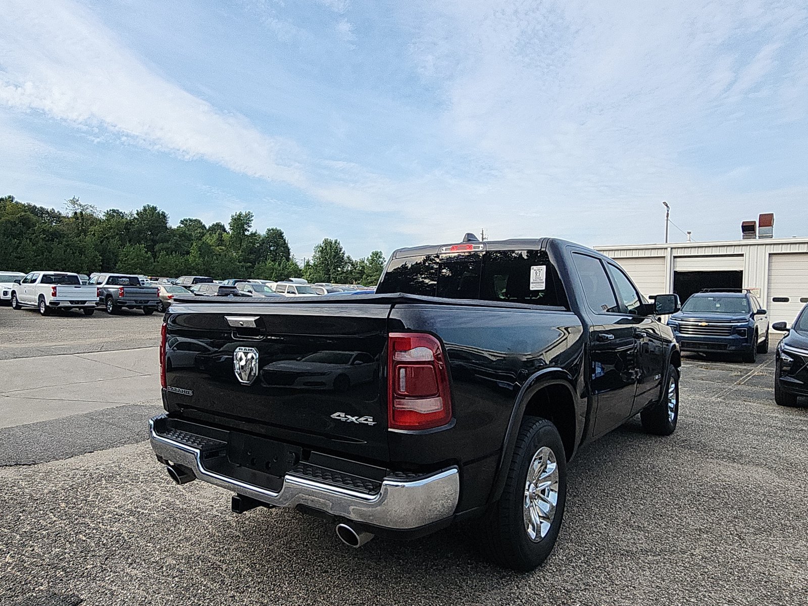Used 2022 RAM 1500 Laramie AWD/4WD image 5