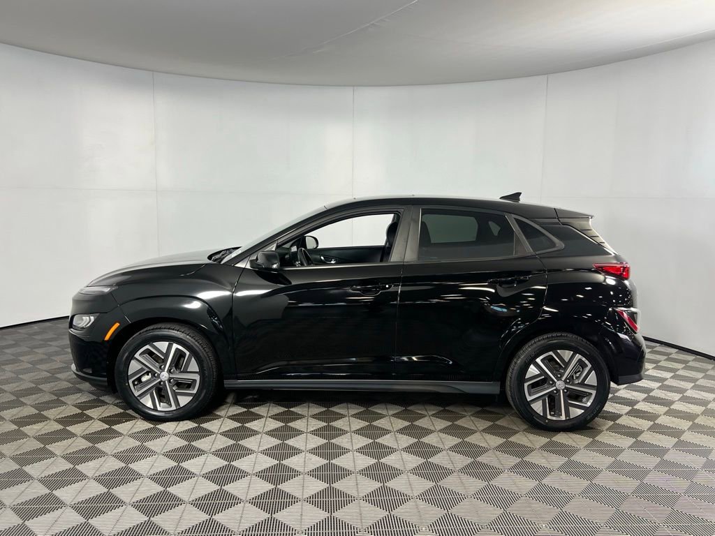 Used 2022 Hyundai Kona Limited w/ Cargo Package image 11