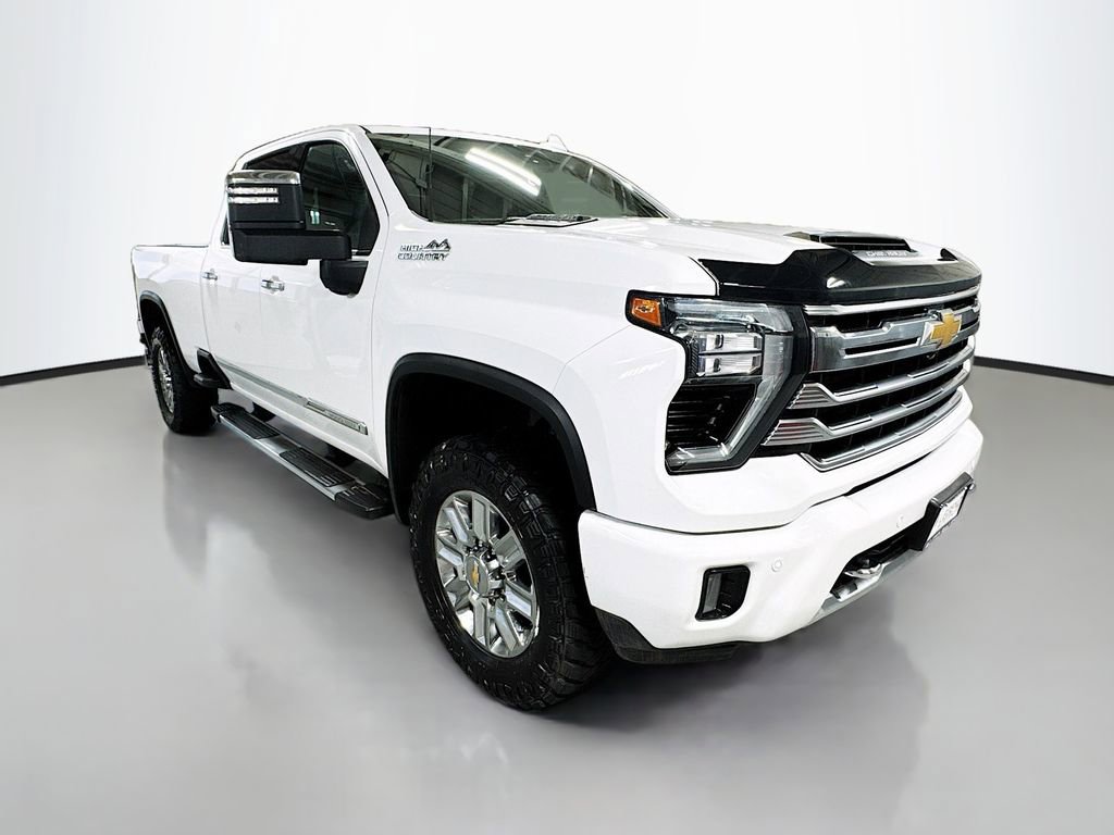 Used 2024 Chevrolet Silverado 3500 High Country w/ High Country Premium Package AWD/4WD image 3