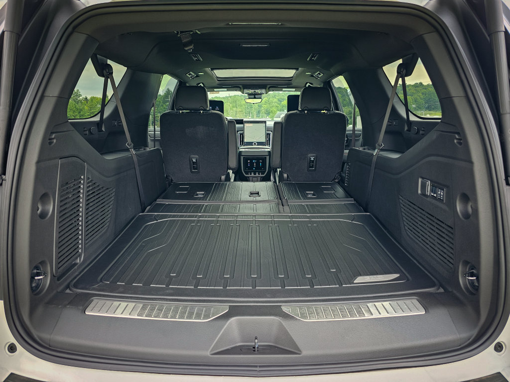 New 2026 GMC Yukon XL AT4 Ultimate w/ LPO, Floor Liner Package AWD/4WD image 42