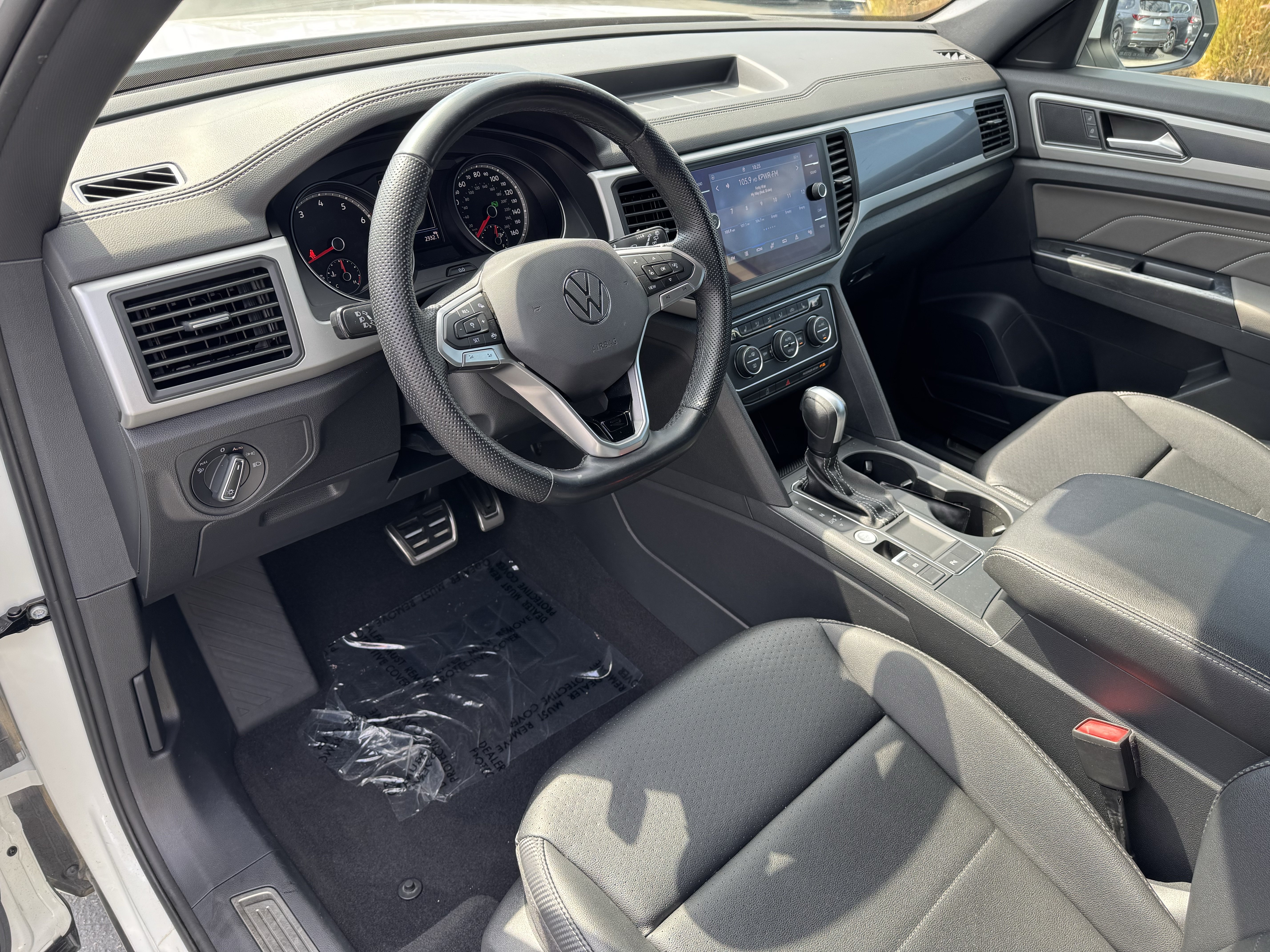 Used 2021 Volkswagen Atlas Cross Sport SE w/ Panoramic Sunroof Package FWD image 14