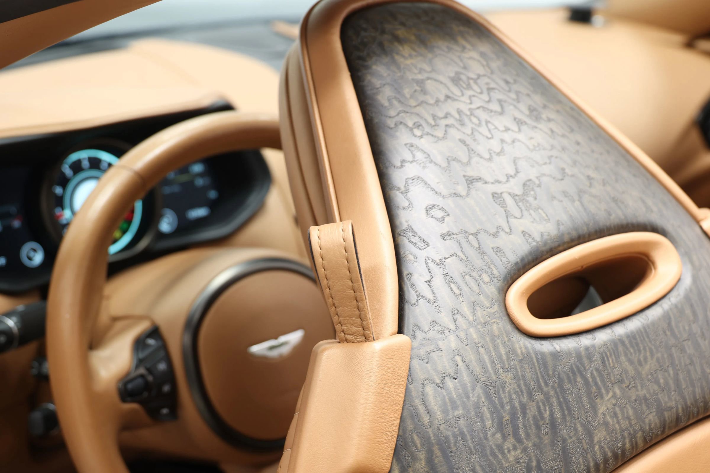 Used 2020 Aston Martin DB11 Volante image 51