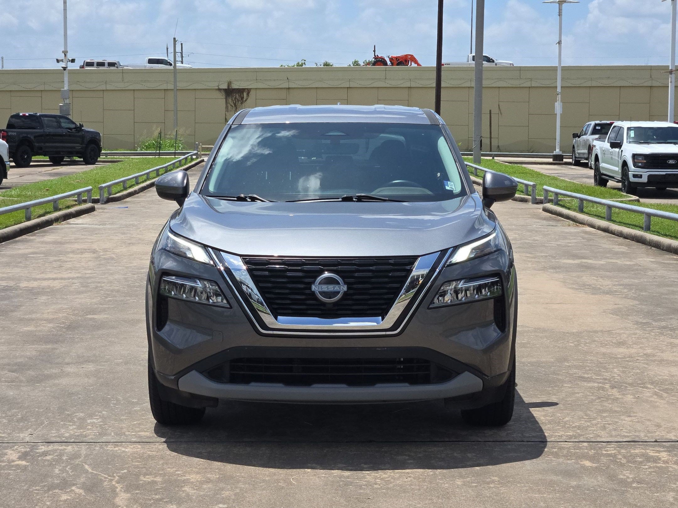 Used 2023 Nissan Rogue SV FWD image 11