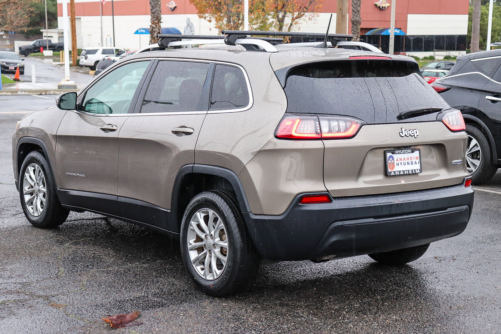 Used 2019 Jeep Cherokee Latitude w/ Popular Appearance Group image 8