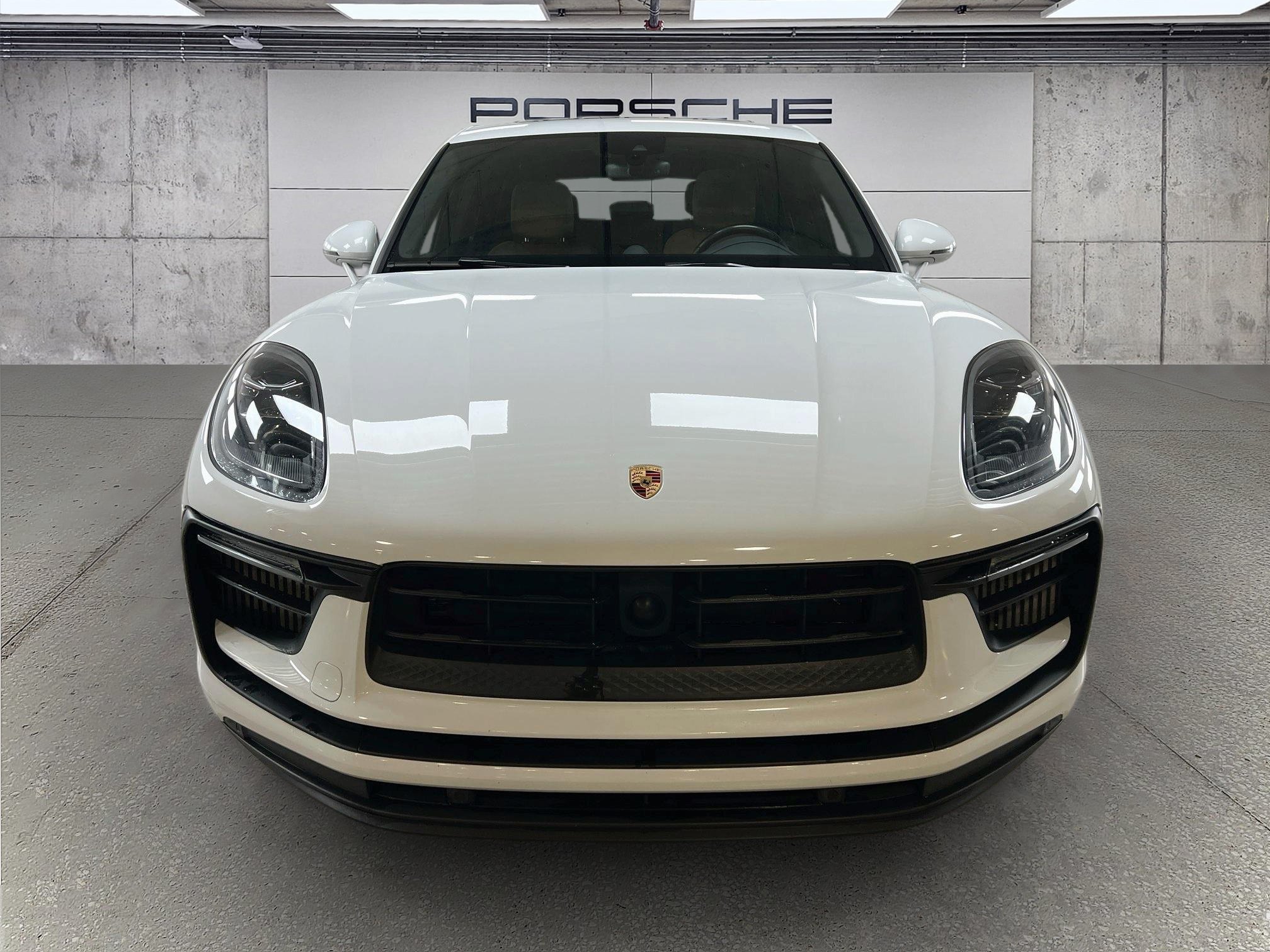 Certified 2023 Porsche Macan S AWD/4WD image 6