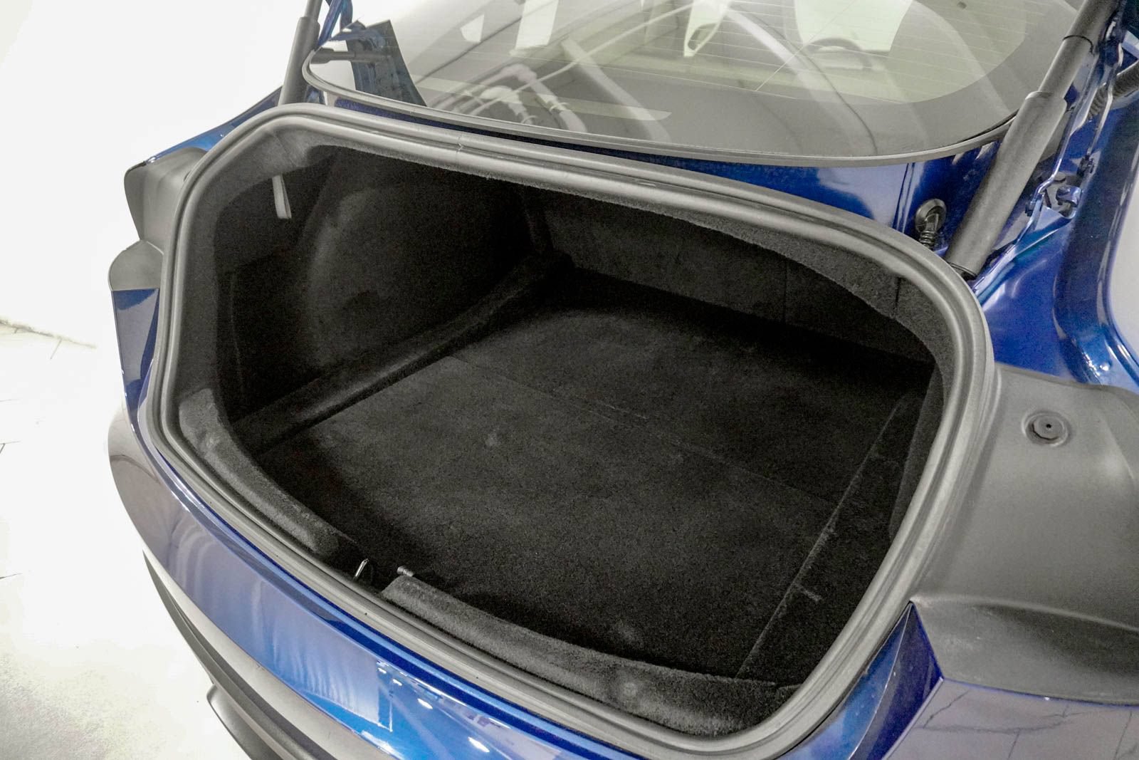 Used 2025 Tesla Model 3 Performance AWD/4WD image 8