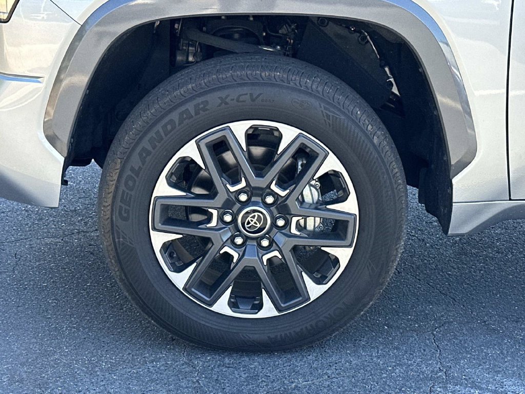 Used 2024 Toyota Tundra Limited AWD/4WD image 12