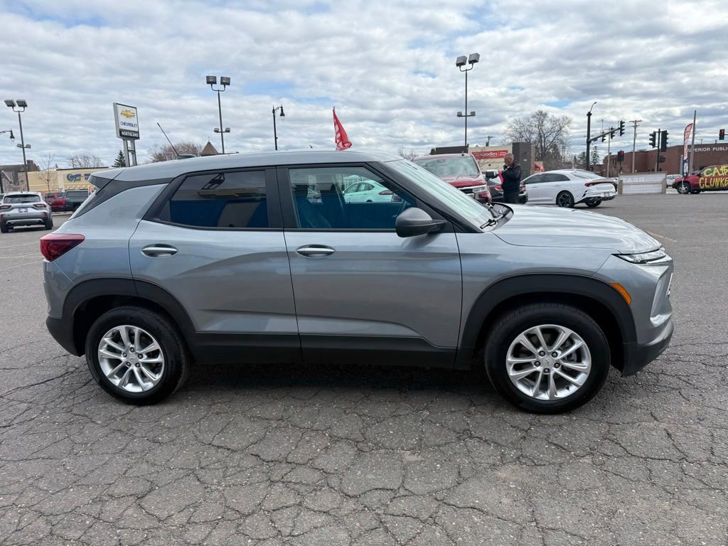 Used 2025 Chevrolet TrailBlazer LS w/ LS Convenience Package AWD/4WD image 6