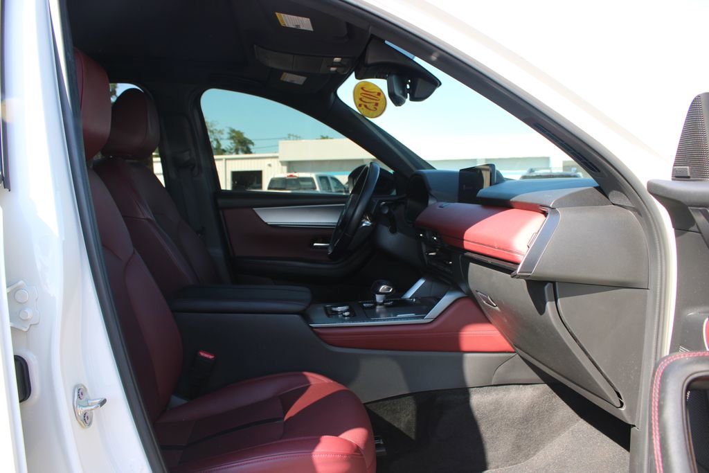 Used 2025 MAZDA CX-70 Plug-In Hybrid w/ Premium Plus AWD/4WD image 29