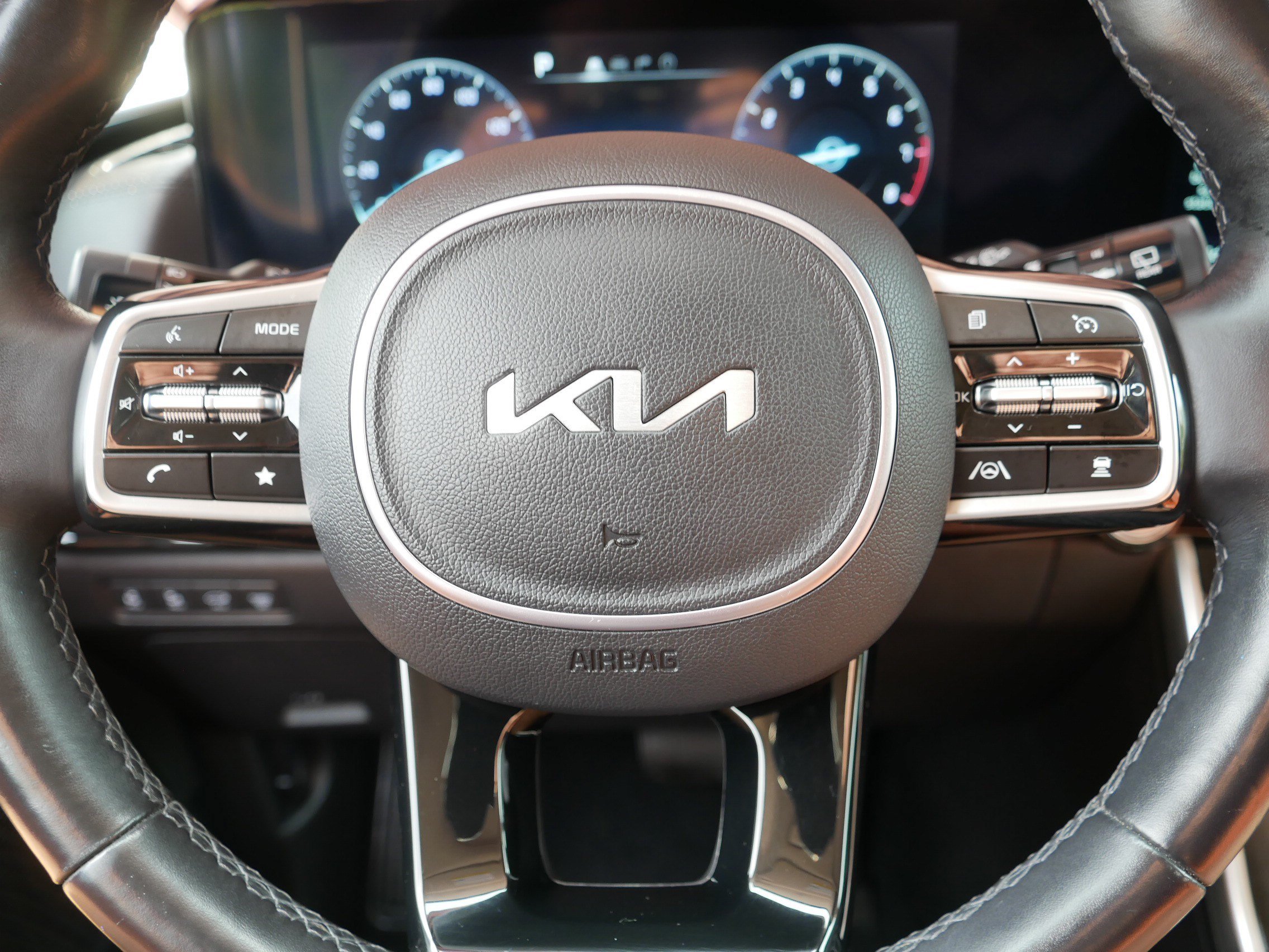 Certified 2024 Kia Carnival SX Prestige FWD image 25
