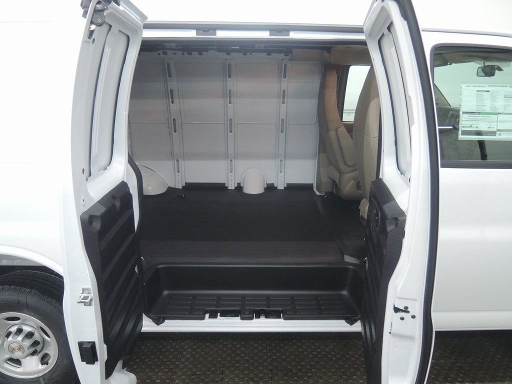New 2026 Chevrolet Express 2500 w/ Driver Convenience Package image 27
