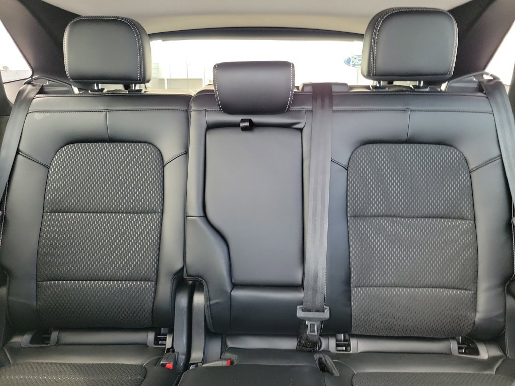 Certified 2025 Ford Escape SE FWD image 17