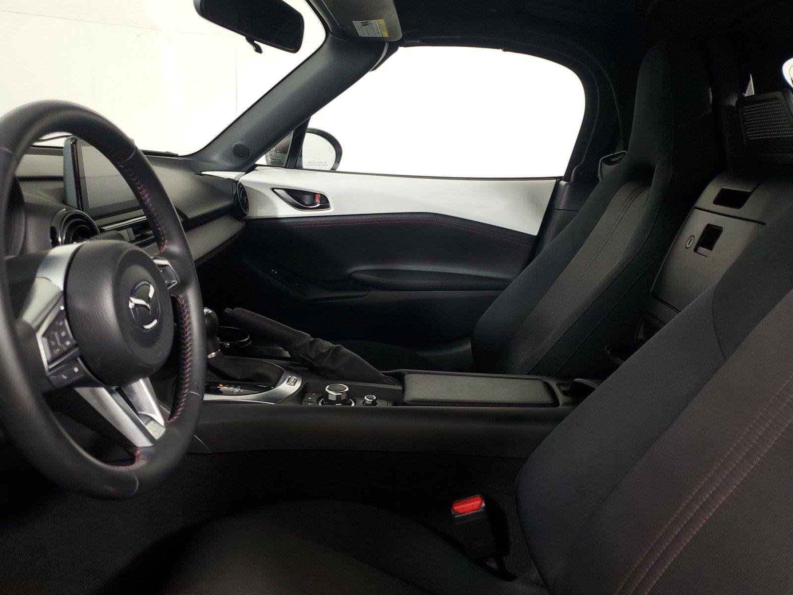 Used 2019 MAZDA MX-5 Miata Club RWD image 15