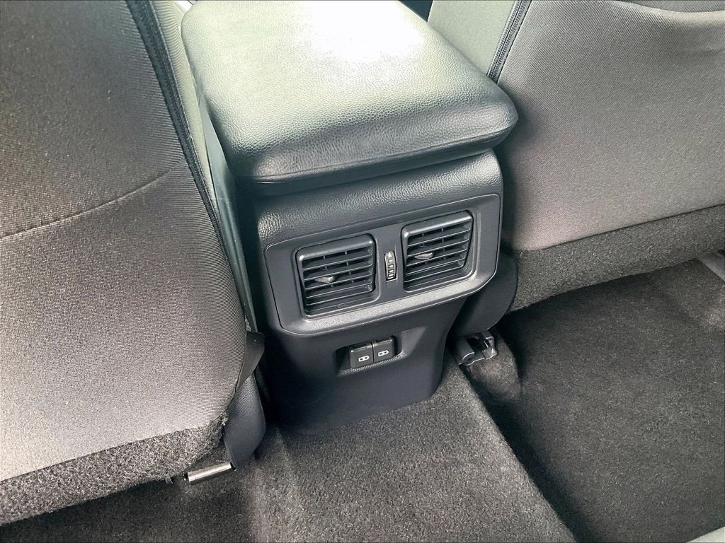 Used 2025 Toyota RAV4 XLE AWD/4WD image 28