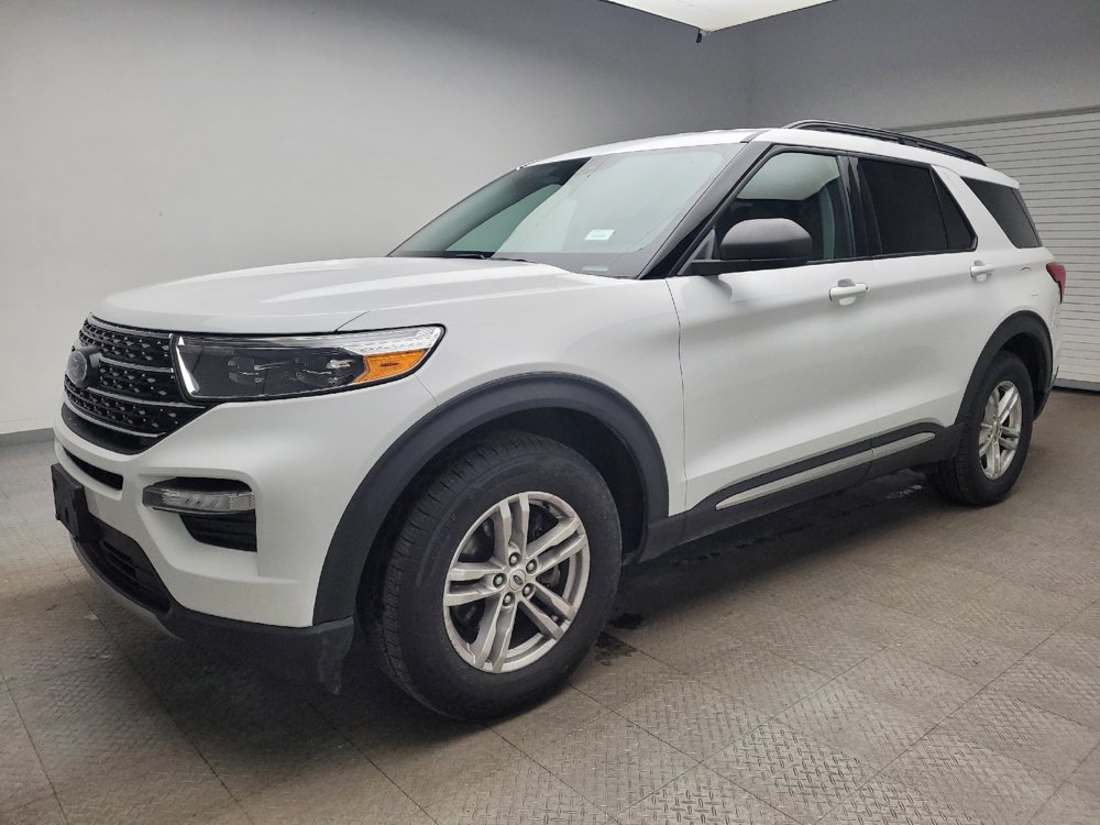 Used 2020 Ford Explorer XLT w/ Equipment Group 202A image 2