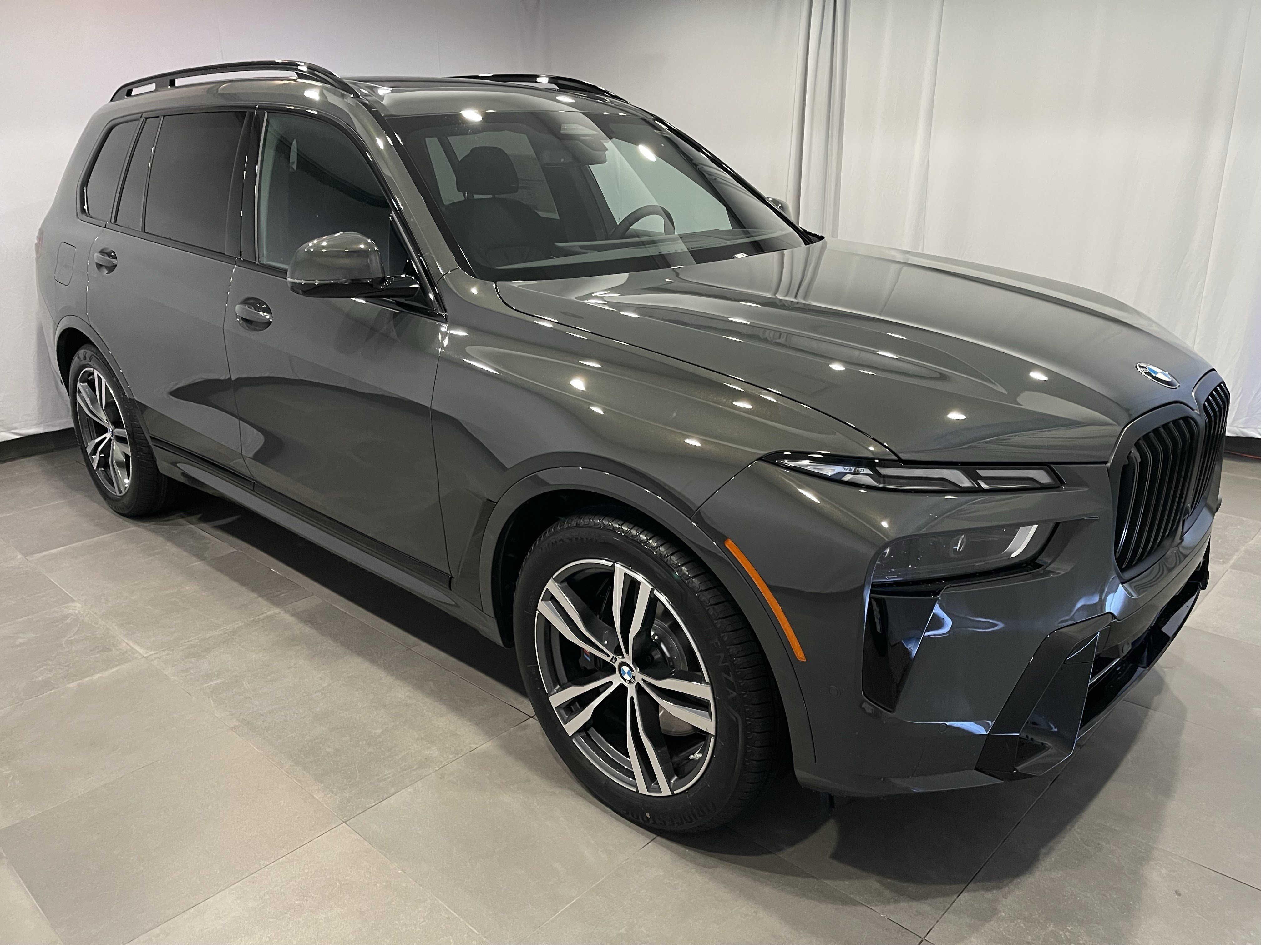 New 2027 BMW X7 xDrive40i w/ M Sport Package AWD/4WD image 3