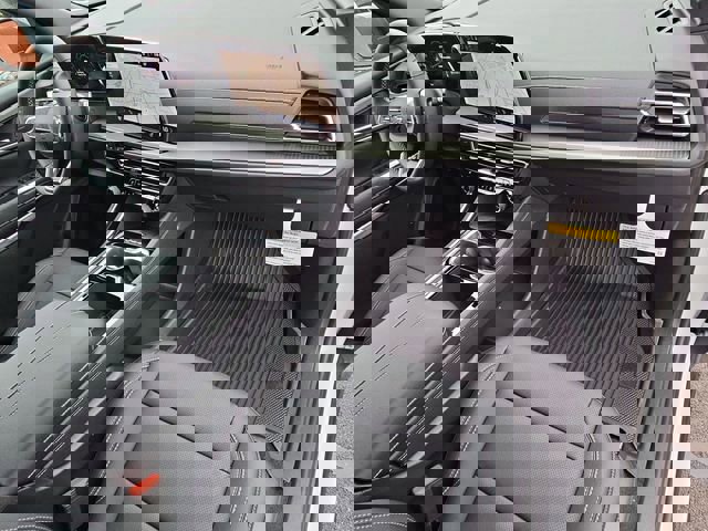 New 2026 Chevrolet Traverse LT w/ Midnight/Sport Edition image 29