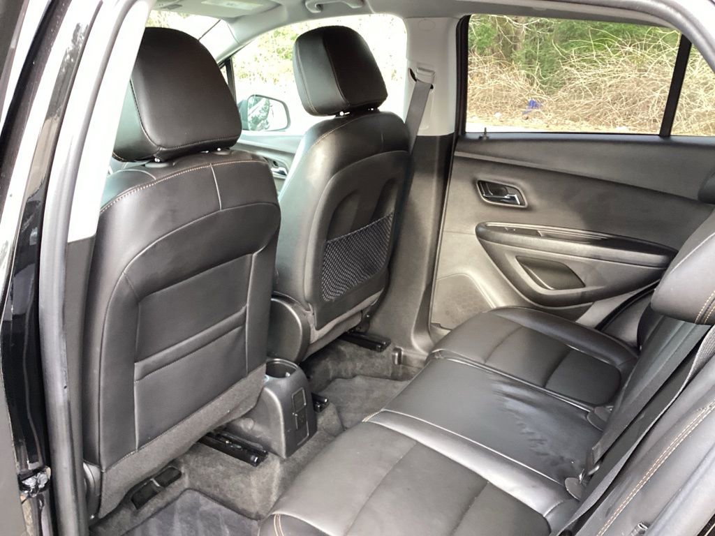 Used 2021 Chevrolet Trax LT w/ Premium Seat Package image 37