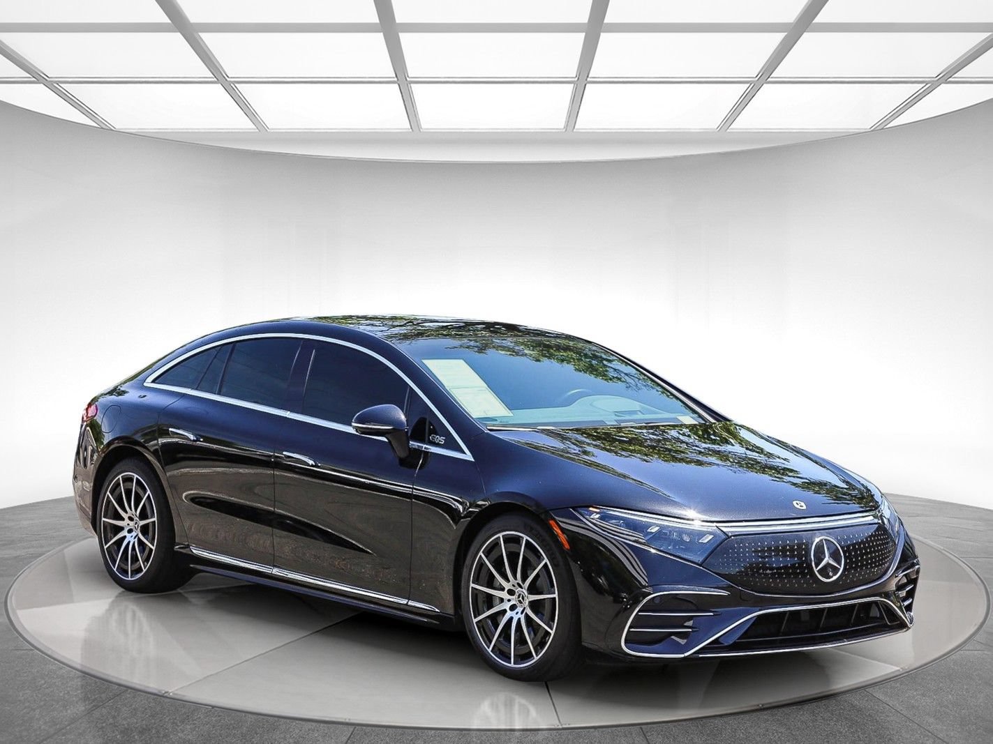 Used 2023 Mercedes-Benz EQS 580 4MATIC Sedan image 5