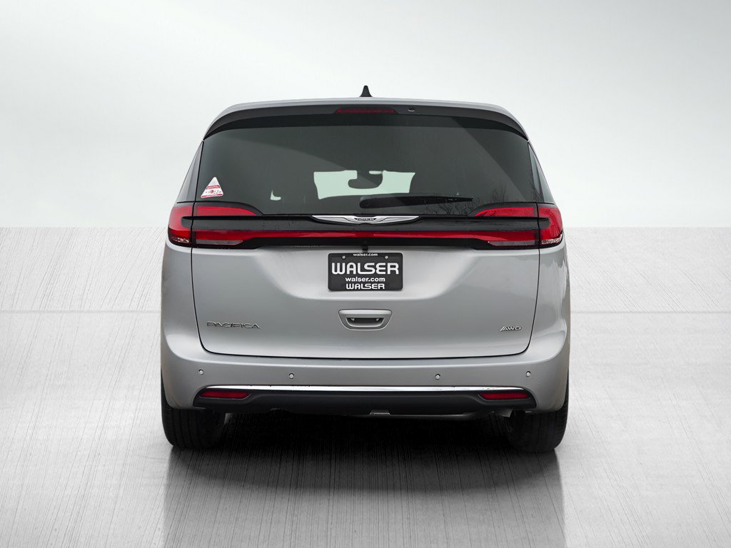 New 2026 Chrysler Pacifica Select AWD/4WD image 5