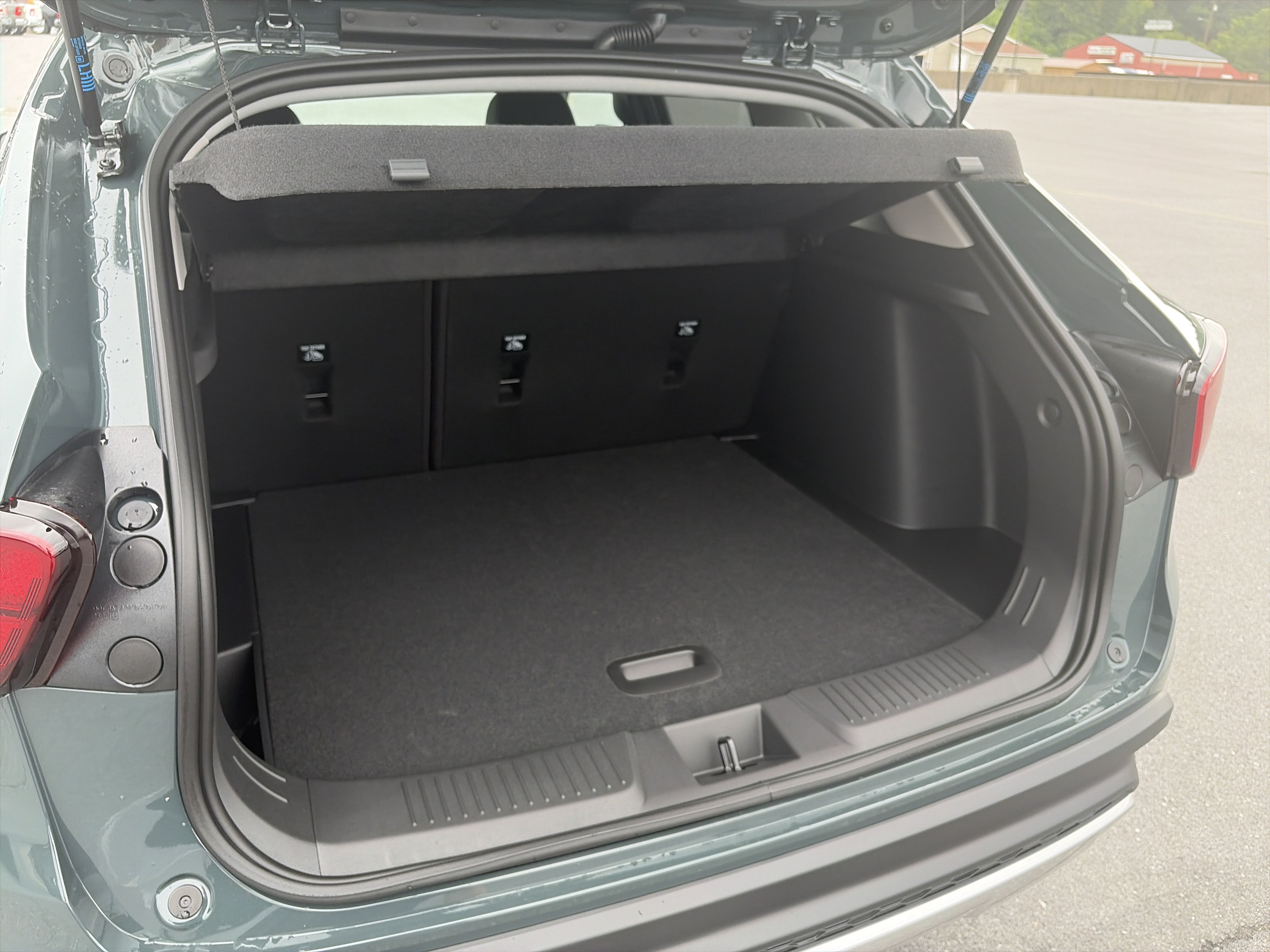 New 2026 Chevrolet Trax LT w/ LT Convenience Package FWD image 17