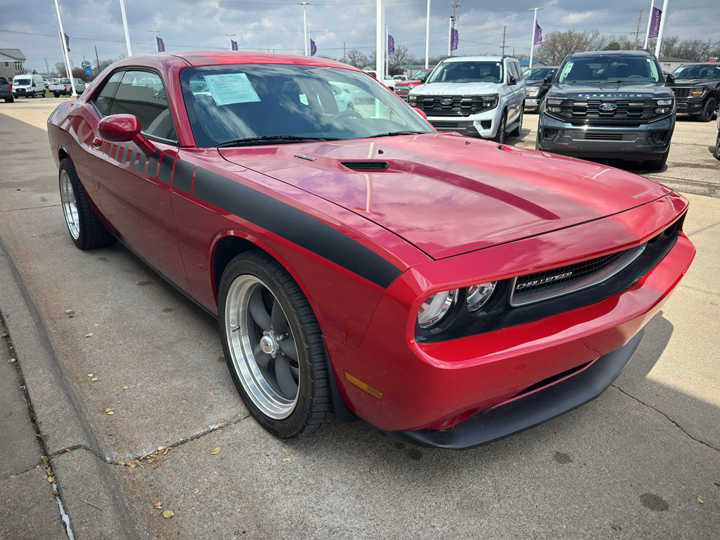 Used 2012 Dodge Challenger R/T image 2