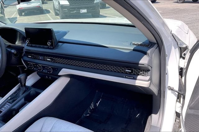 Used 2025 Honda Accord SE image 16