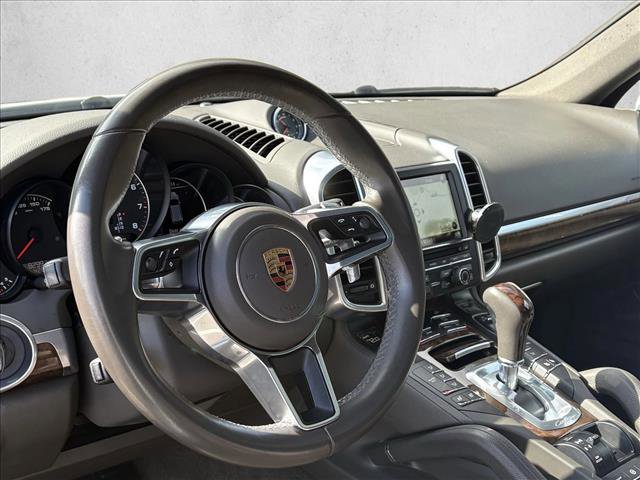 Used 2016 Porsche Cayenne image 10