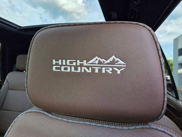 Used 2024 Chevrolet Tahoe High Country AWD/4WD image 13