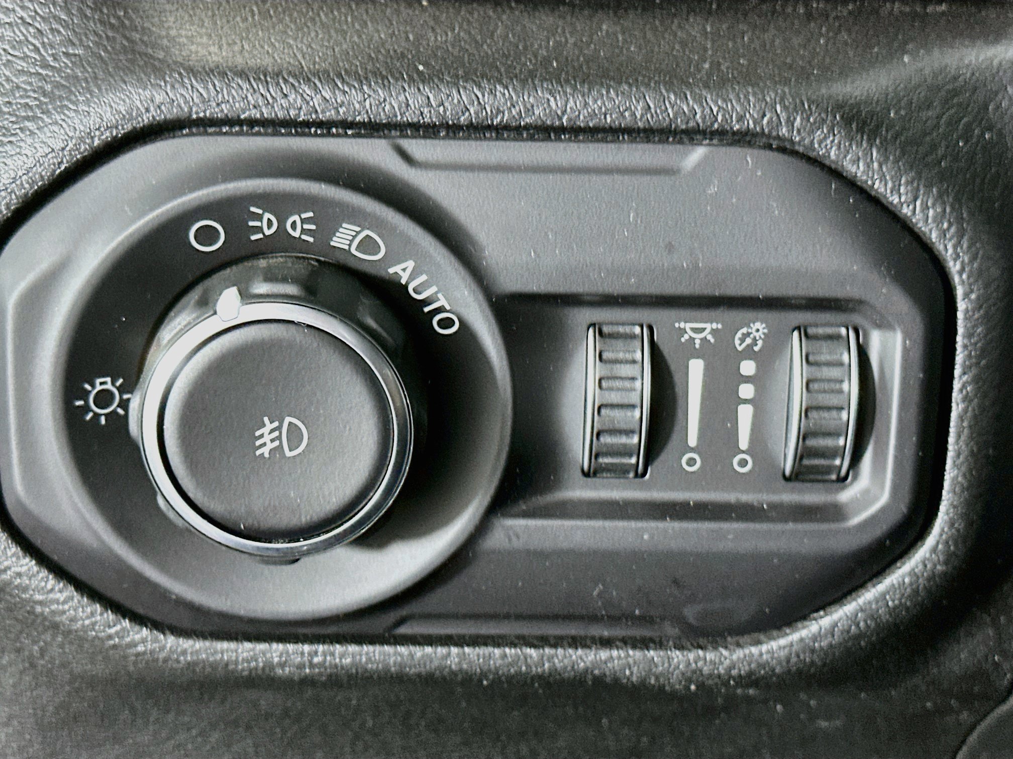 Used 2018 Jeep Wrangler Unlimited Sport S AWD/4WD image 16