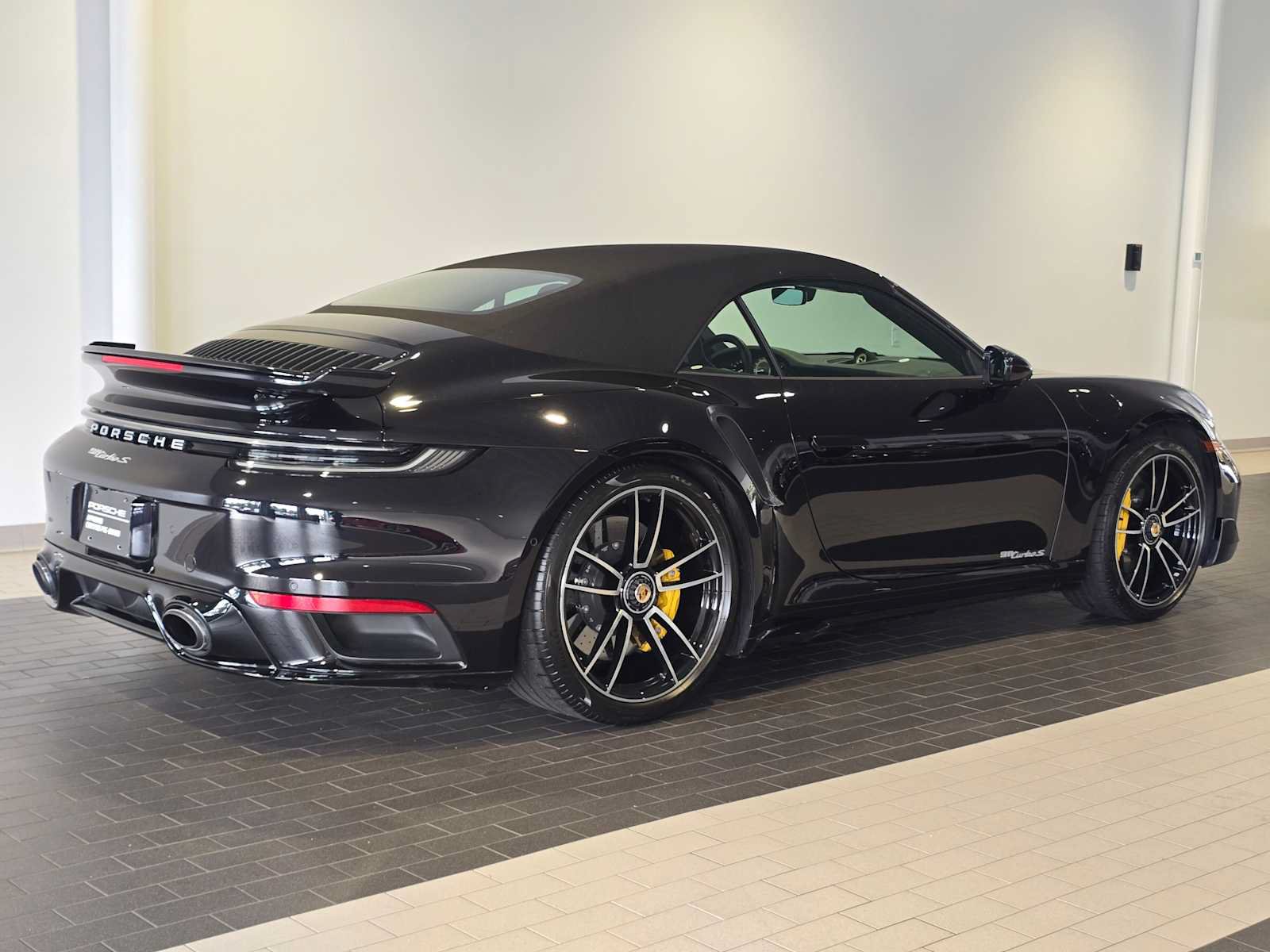 Used 2025 Porsche 911 Turbo S AWD/4WD image 7
