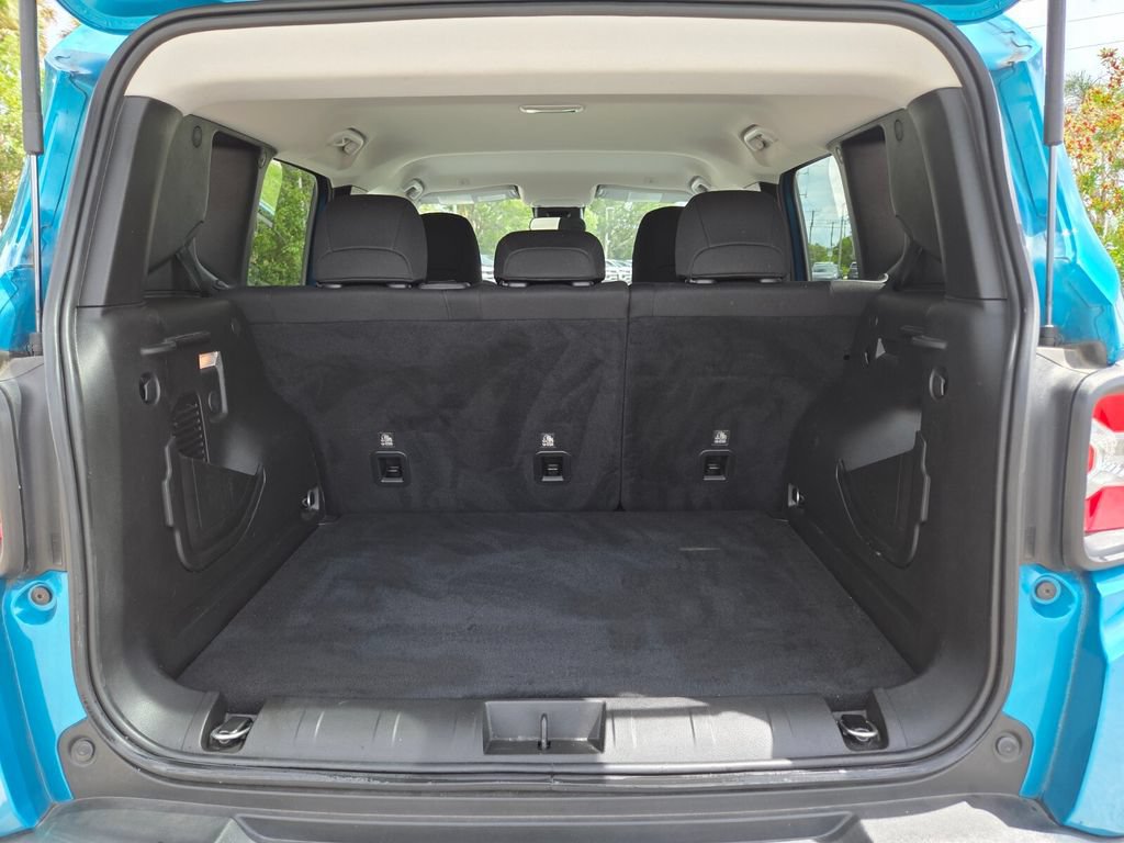 Used 2022 Jeep Renegade Latitude AWD/4WD image 20