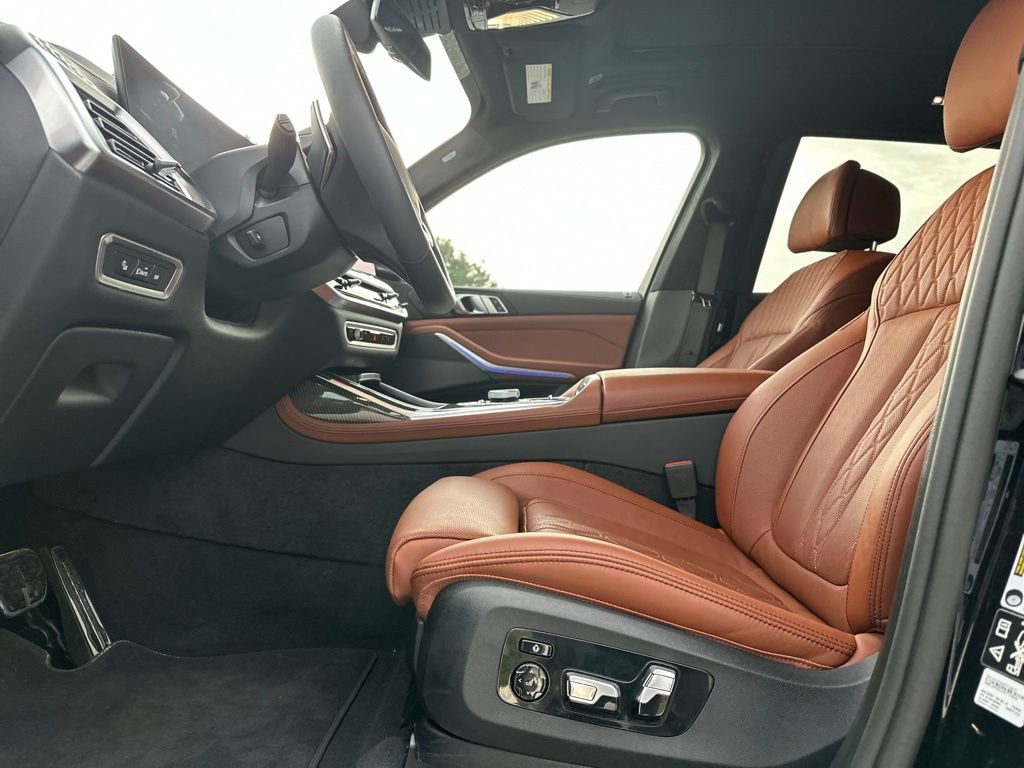 Certified 2025 BMW X7 M60i image 14