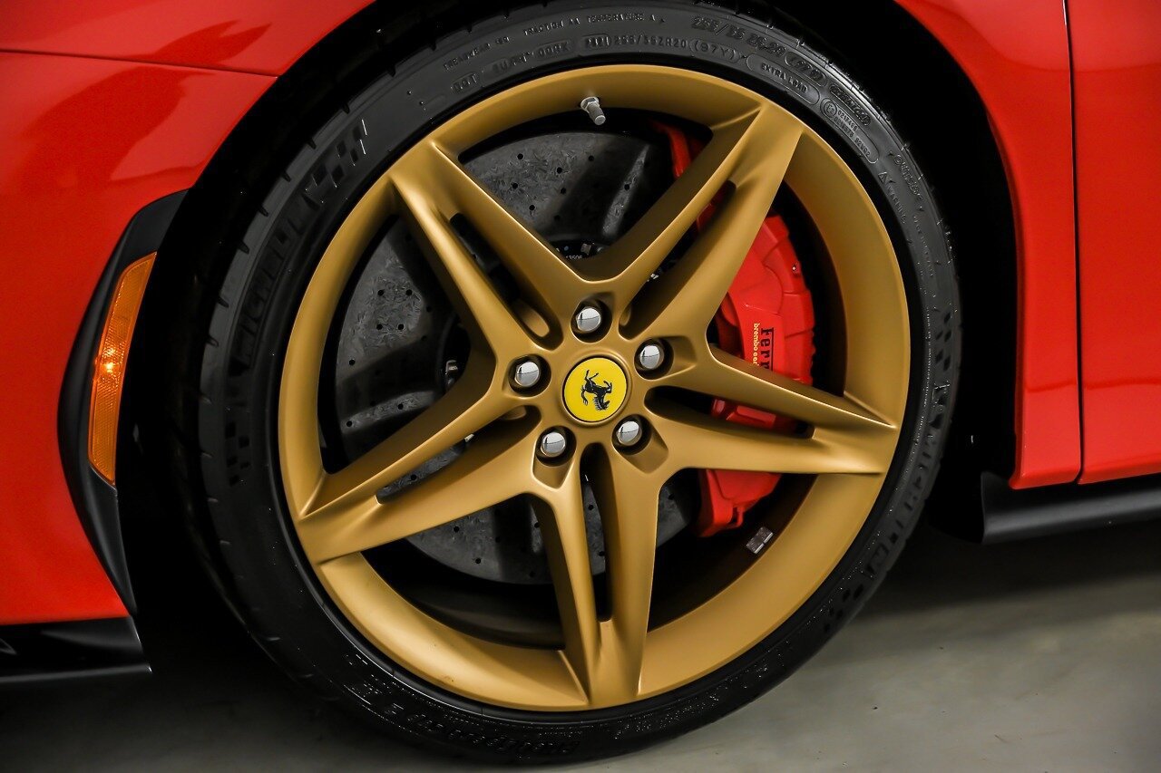 Used 2022 Ferrari SF90 Spider image 18