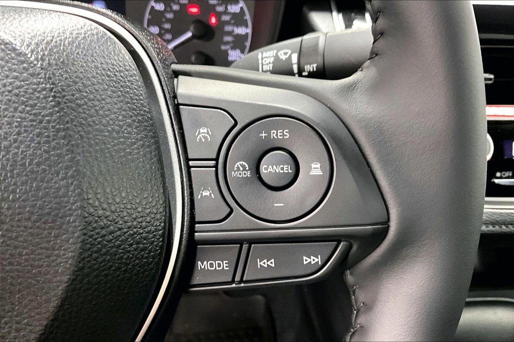 Used 2025 Toyota Corolla SE image 24