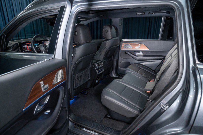 Certified 2025 Mercedes-Benz GLS 450 4MATIC image 28