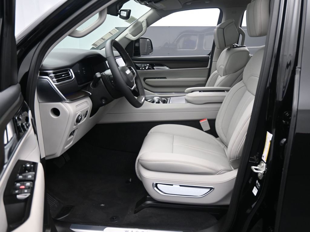 Used 2024 Jeep Grand Wagoneer L 4WD image 10