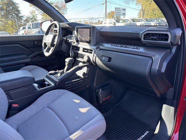 Used 2024 Toyota Tacoma 4x4 Double Cab image 31