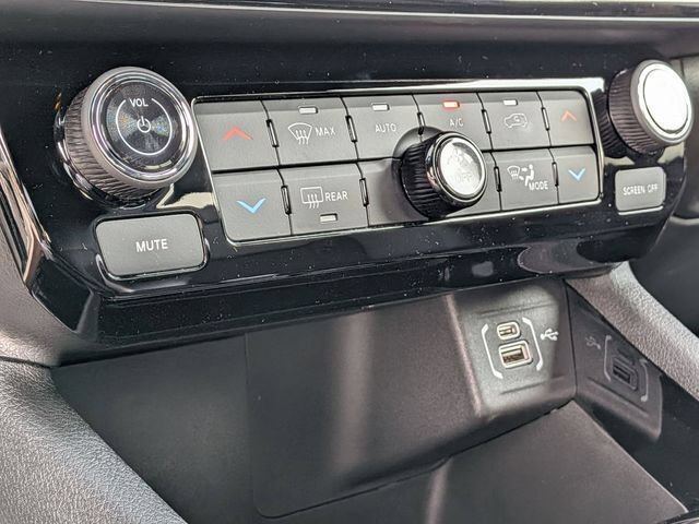 New 2026 Jeep Compass Latitude AWD/4WD image 24