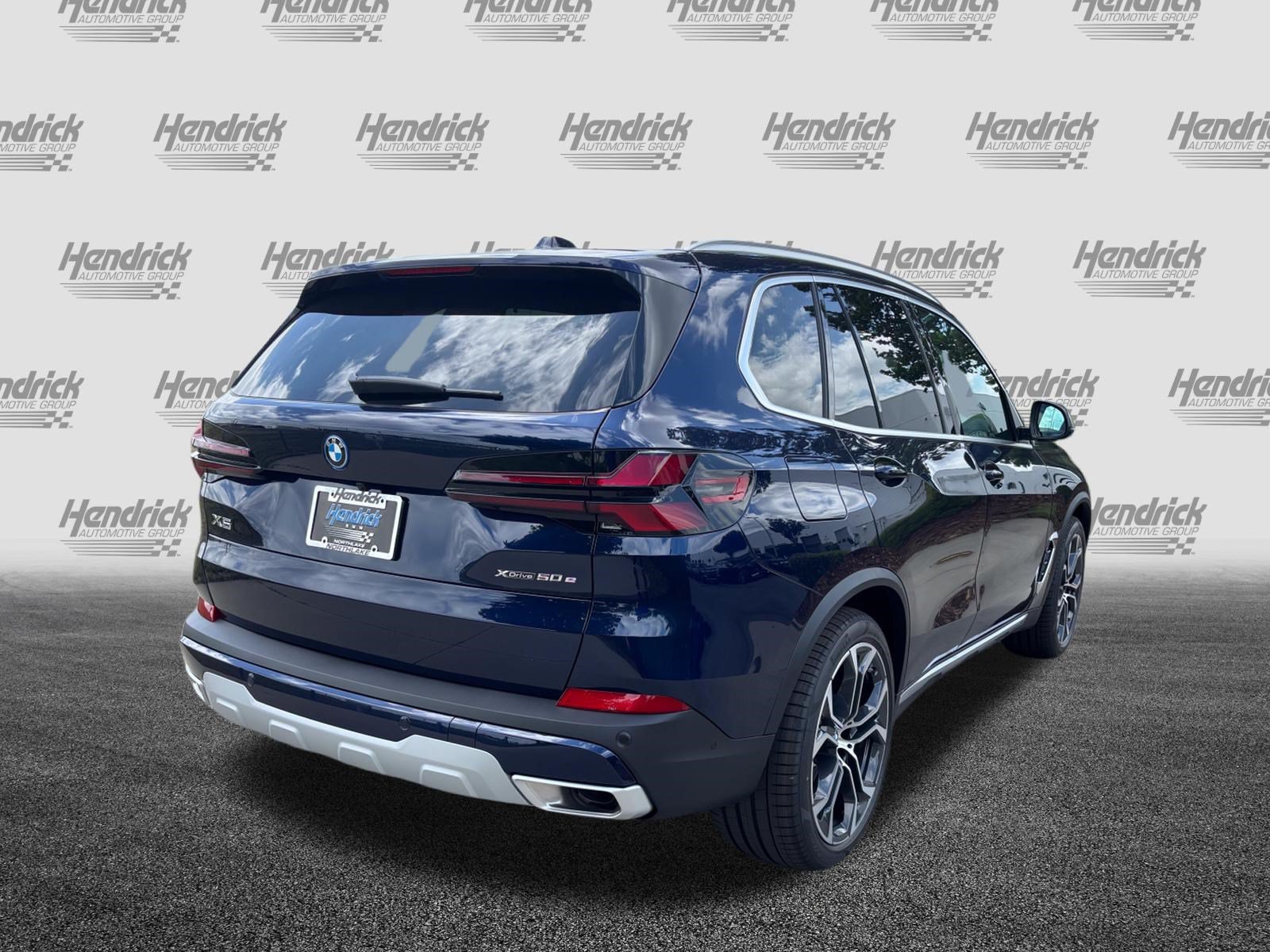 New 2026 BMW X5 xDrive50e w/ Premium Package AWD/4WD image 11