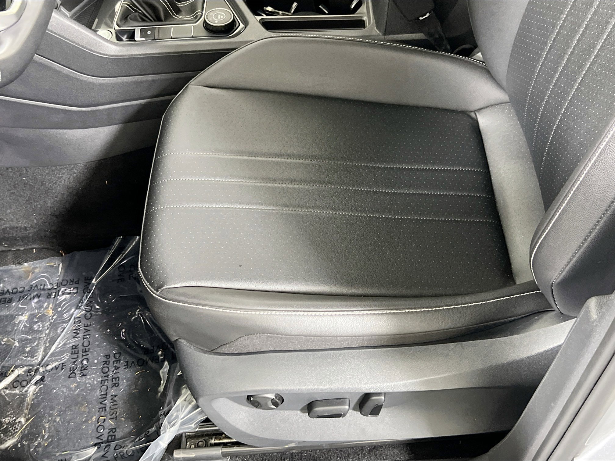 Used 2022 Volkswagen Tiguan SE AWD/4WD image 18