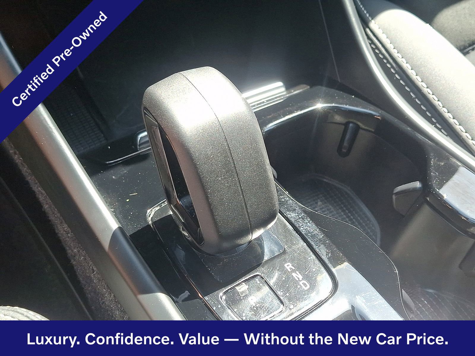 Certified 2023 Volvo XC40 B5 Plus w/ Climate Package image 16