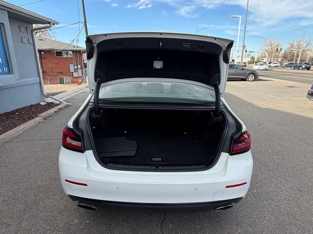 Used 2023 BMW 530e xDrive image 8