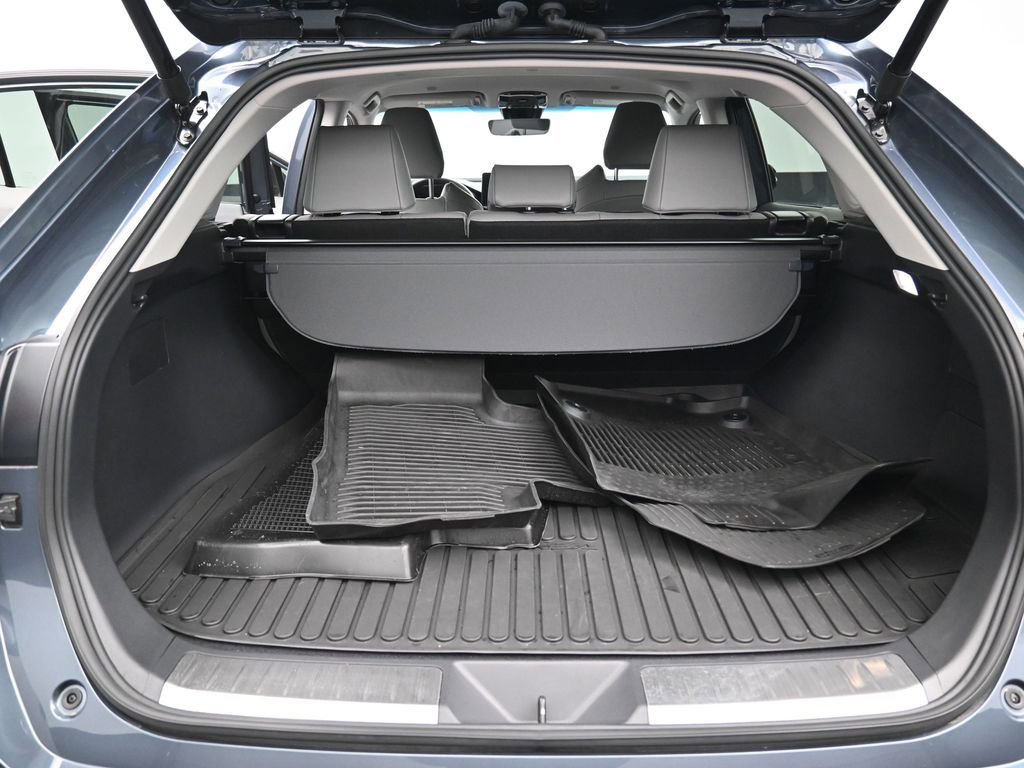 Certified 2024 Toyota Venza XLE image 32