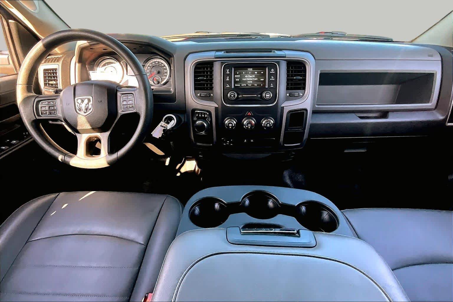 Used 2019 RAM 1500 Tradesman w/ Chrome Appearance Group RWD image 16
