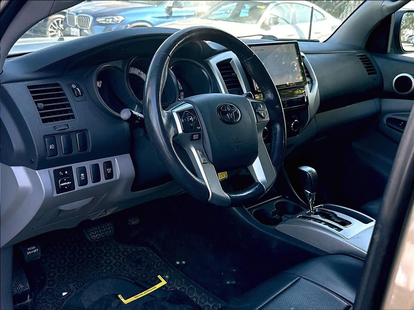 Used 2014 Toyota Tacoma 4x4 Access Cab V6 w/ SR5 Package image 16