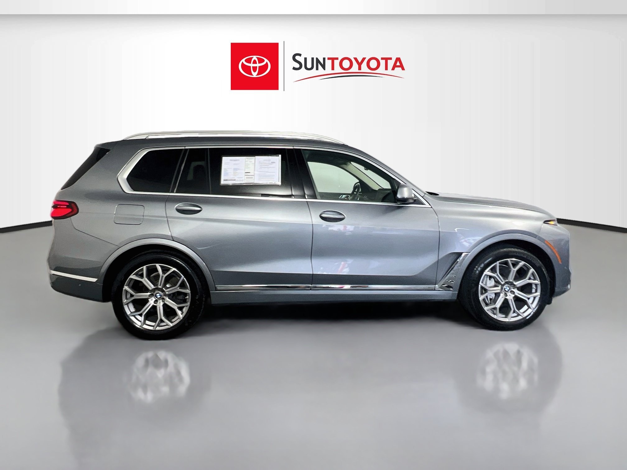 Used 2024 BMW X7 xDrive40i AWD/4WD image 2