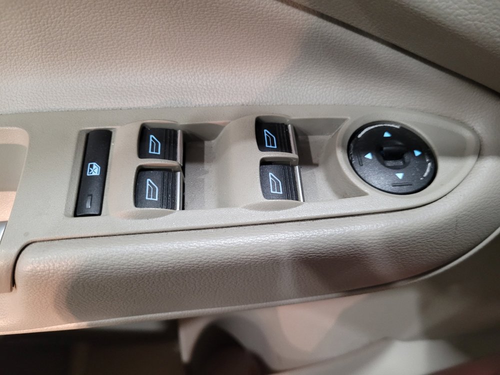 Used 2017 Ford Escape SE w/ Equipment Group 201A FWD image 27